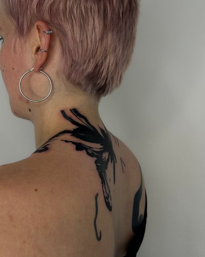 Abstract Blackwork im Style von misstrashflash in Halle