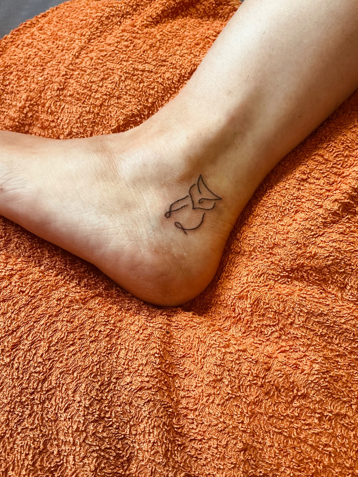 Abstract owl | custom design in style on Ankle by Haneliko Augsburg