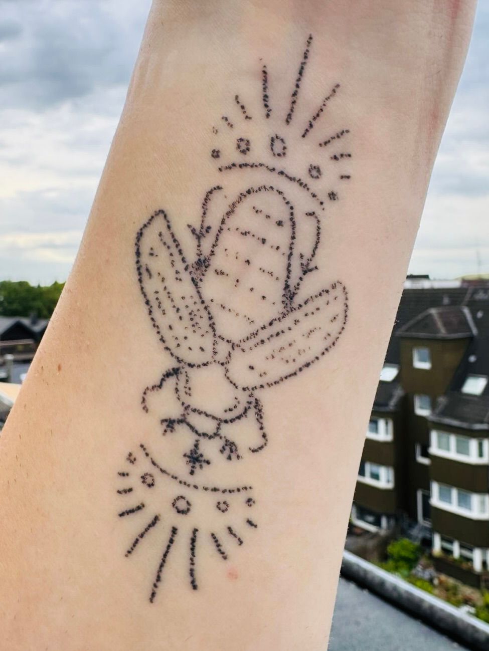 June beetle | handpoke/sketch im Abstract Style auf Unterarm von Tatatat in Augsburg