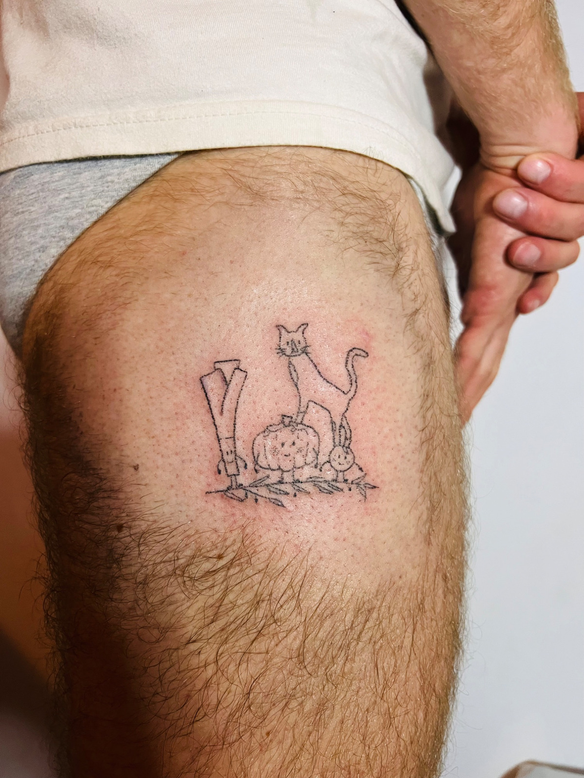 Funny veggies with cat | custom design auf Oberschenkel von Haneliko in Augsburg