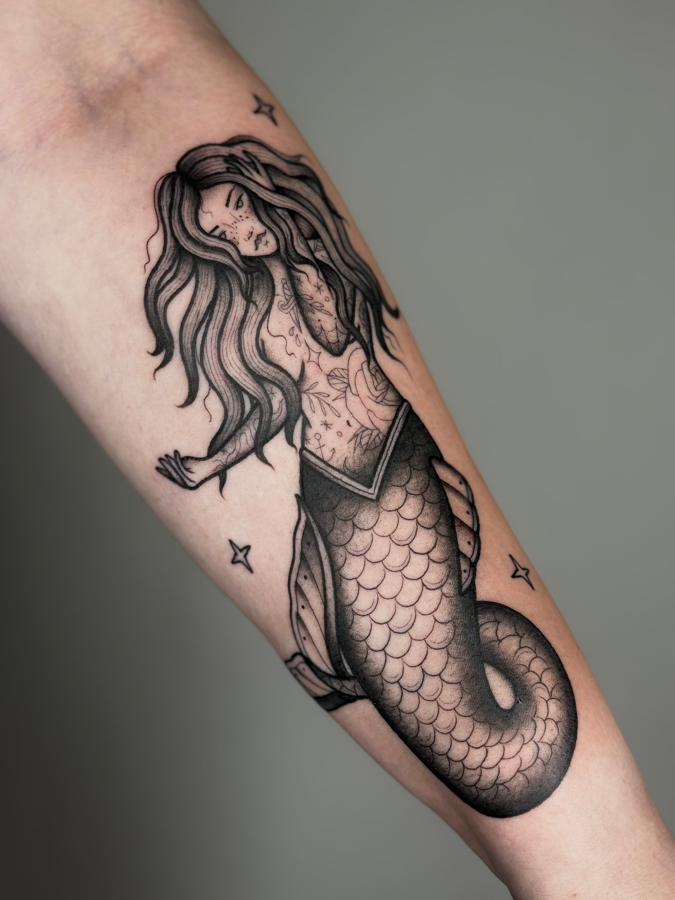 mermaid im Oldschool, Traditional Style auf Unterarm von Hase Pfeffer Tattoo in Magdeburg