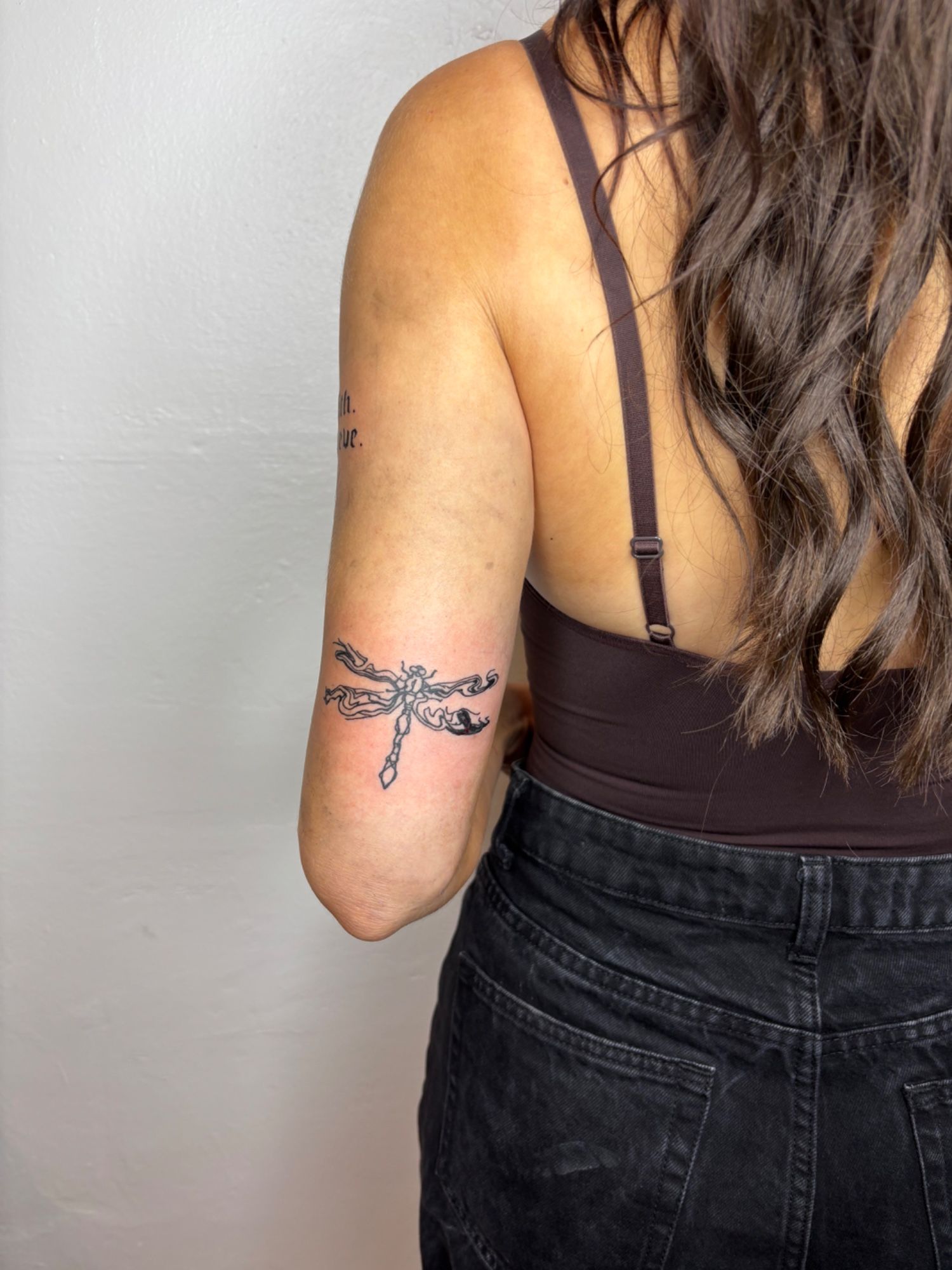 Abstrakte Libelle in Abstract style on Upper Arm by Nalu.ttt Leipzig