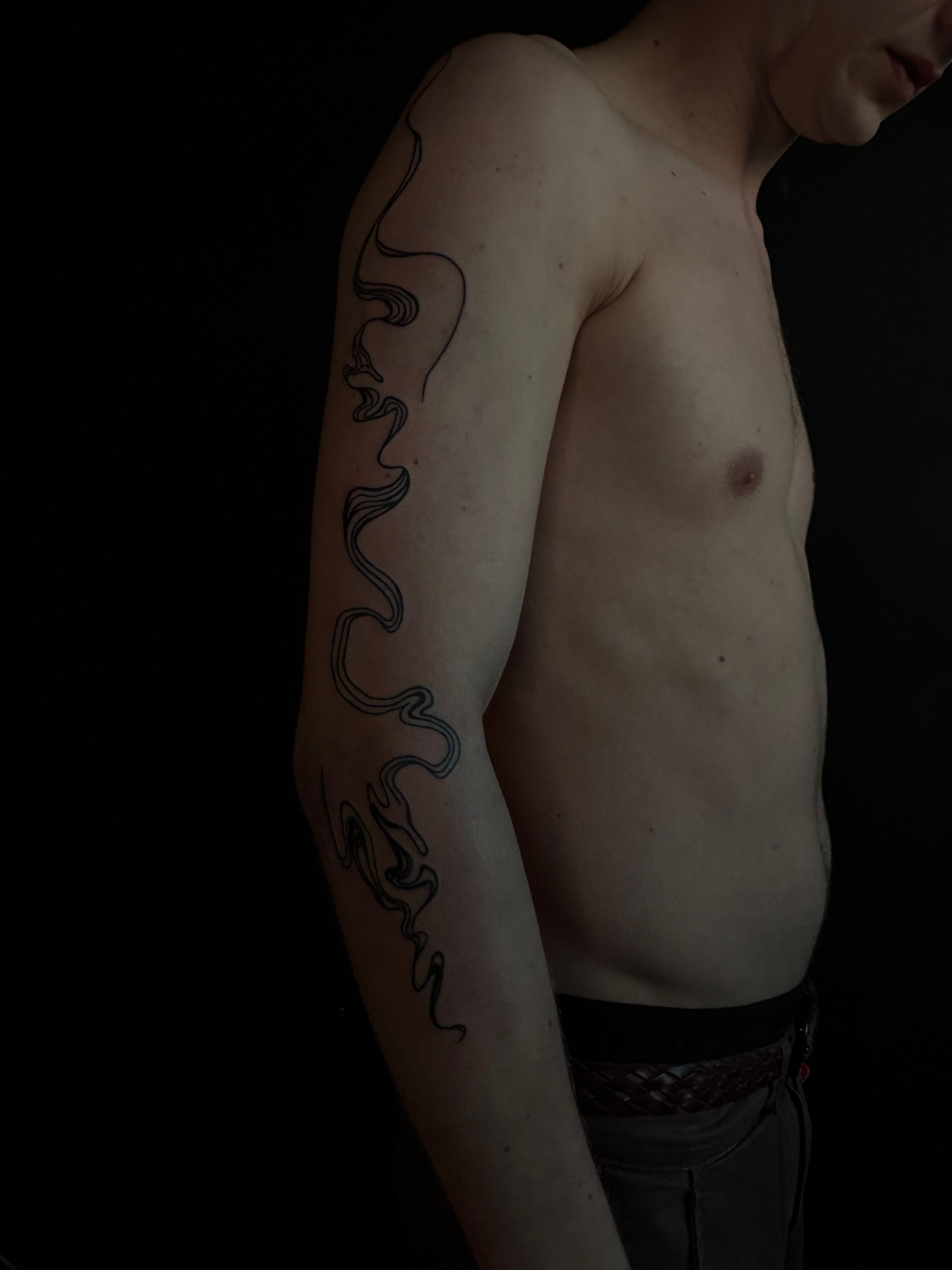 Flowy Armpiece in Abstract style on Forearm by Nalu.ttt Leipzig