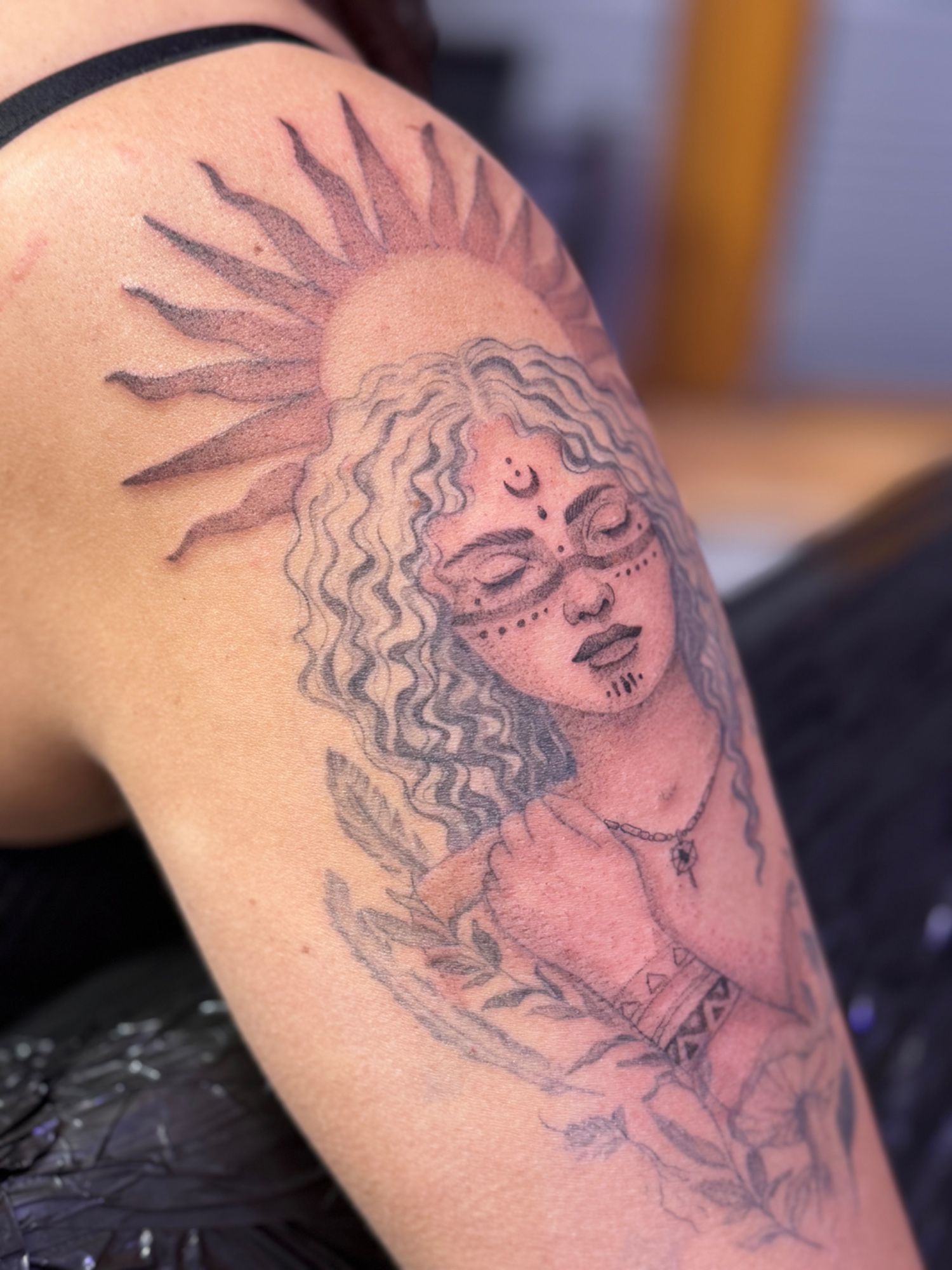 Custom Design (Oberarm) in Line Work style on Upper Arm by JANINK 79098