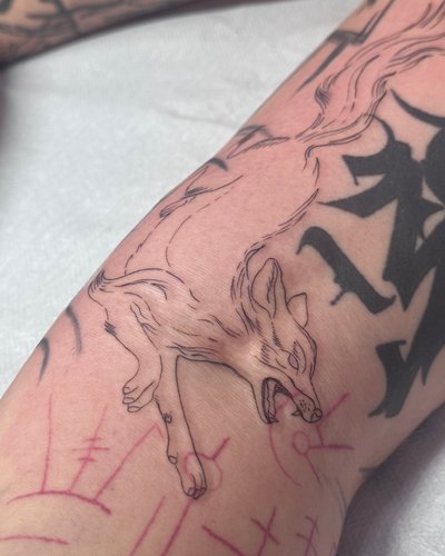 Fuchx in Line Work style on Leg by Cube Studio 79098