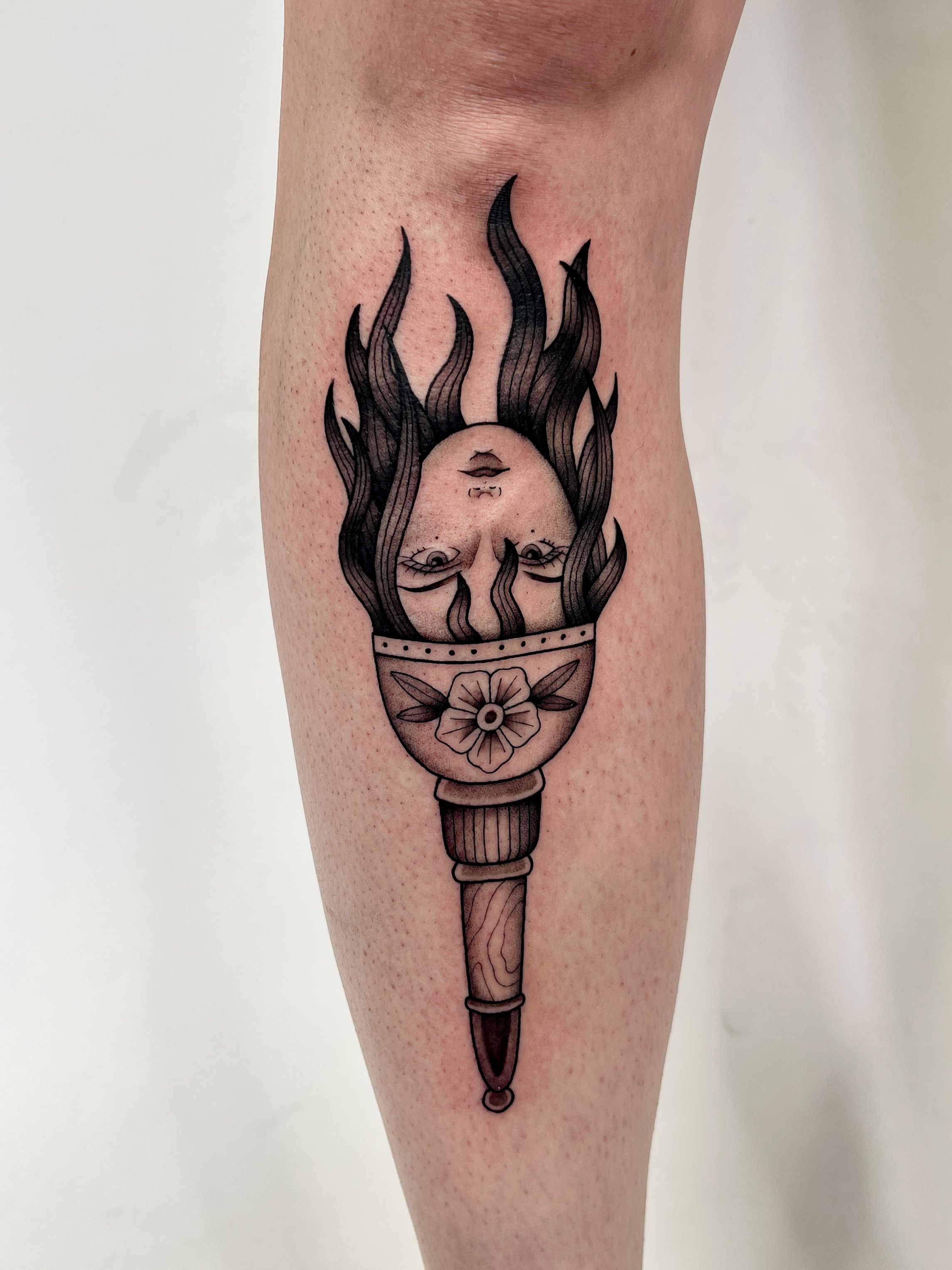 Frau Lady Fackel Feuer im Illustrative Style auf Bein von susigrck in Leipzig