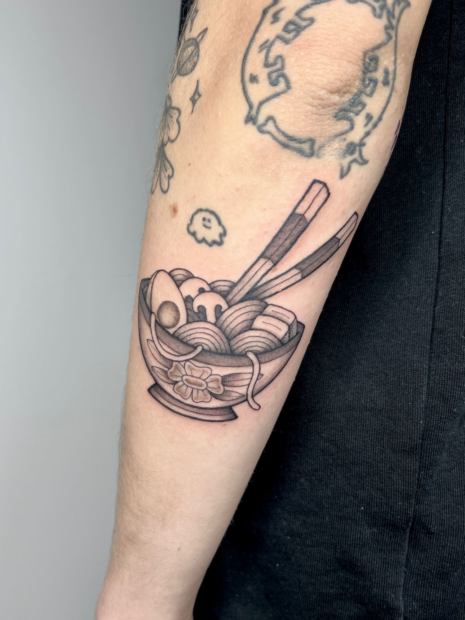 Nudeln Ramen im Illustrative Style auf Unterarm von susigrck in Leipzig