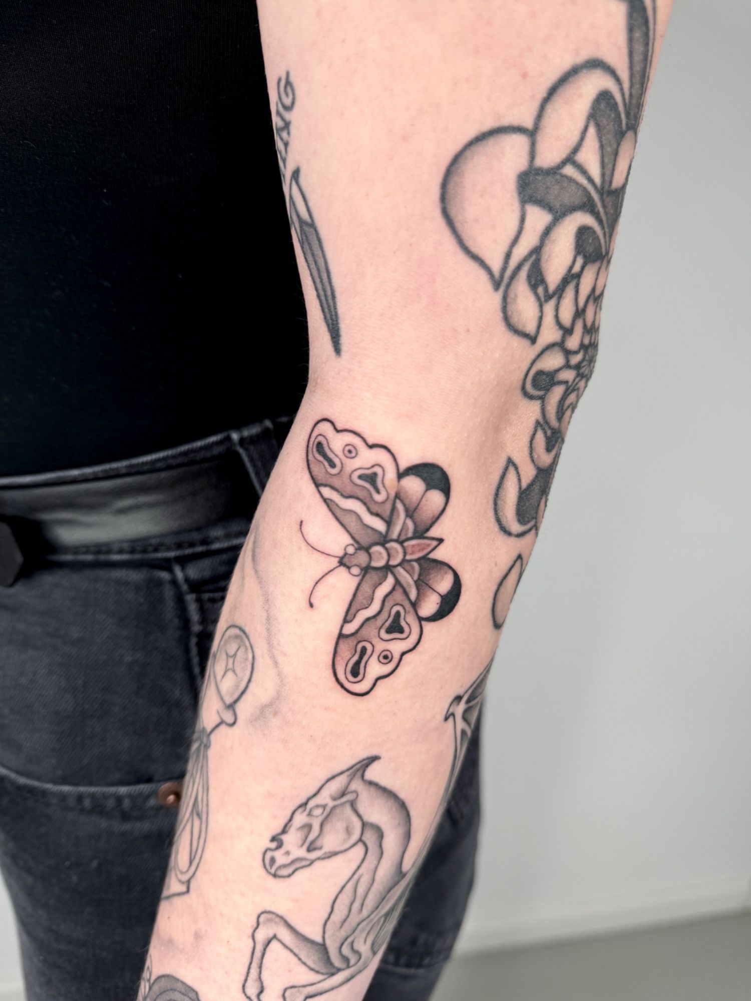 Schmetterling im Illustrative Style auf Unterarm von susigrck in Leipzig