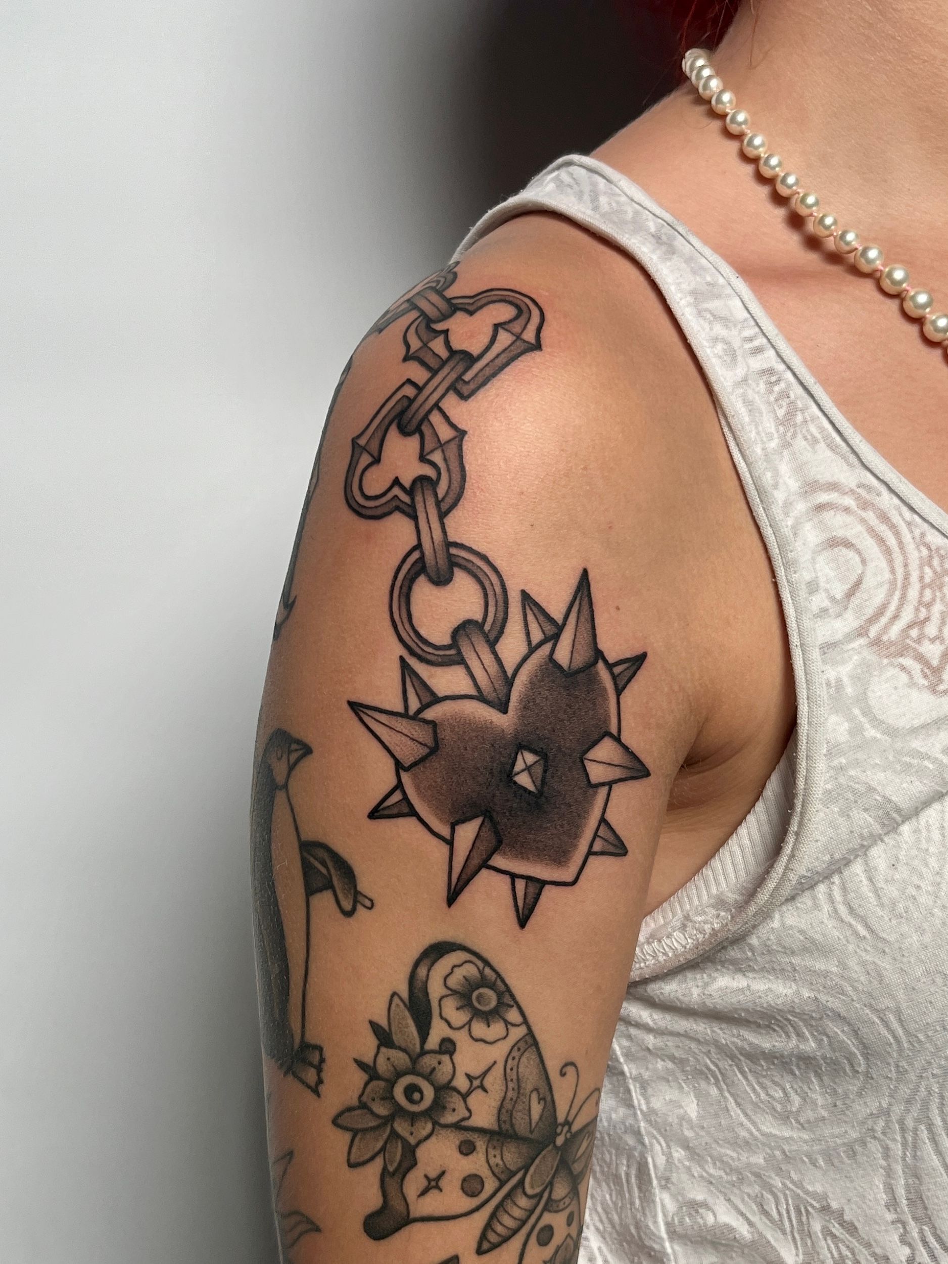 Morgenstern Herz Kette im Oldschool, Traditional Style auf Oberarm von susigrck in Leipzig