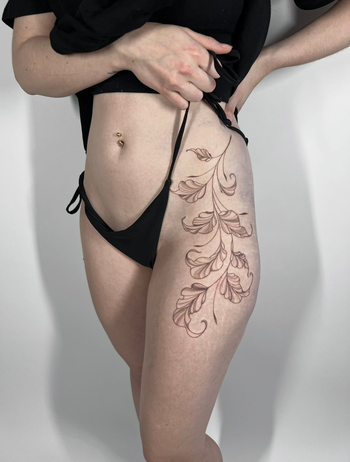 fineline Blätter Zweig auf der Hüfte im Style / Taille von Morwen in 49074