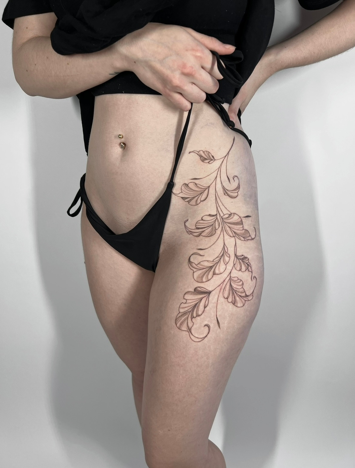 fineline Blätter Zweig auf der Hüfte im Style / Taille von Morwen in 49074