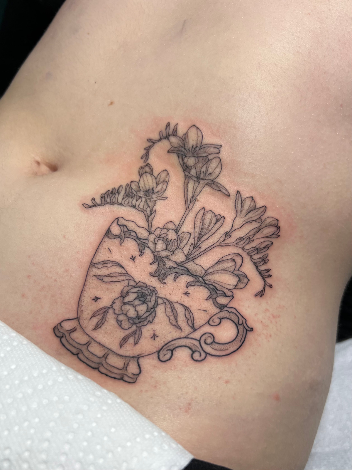 Sammeltasse mit Fresken auf dem Bauch im Botanical, Floral Style von Morwen in 49074