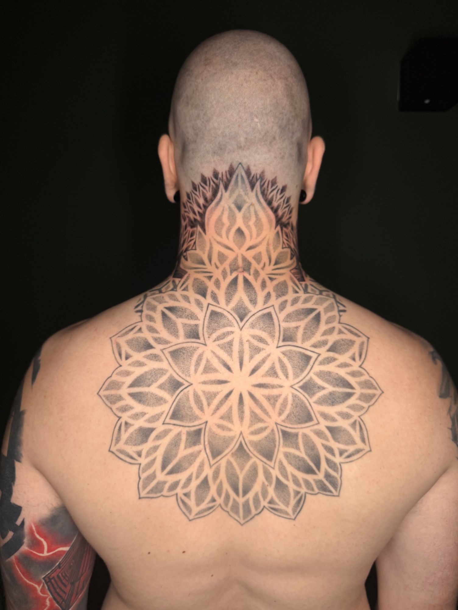 Mandala im Black & Gray Style auf Kopf / Gesicht von Won Ink in Hamburg