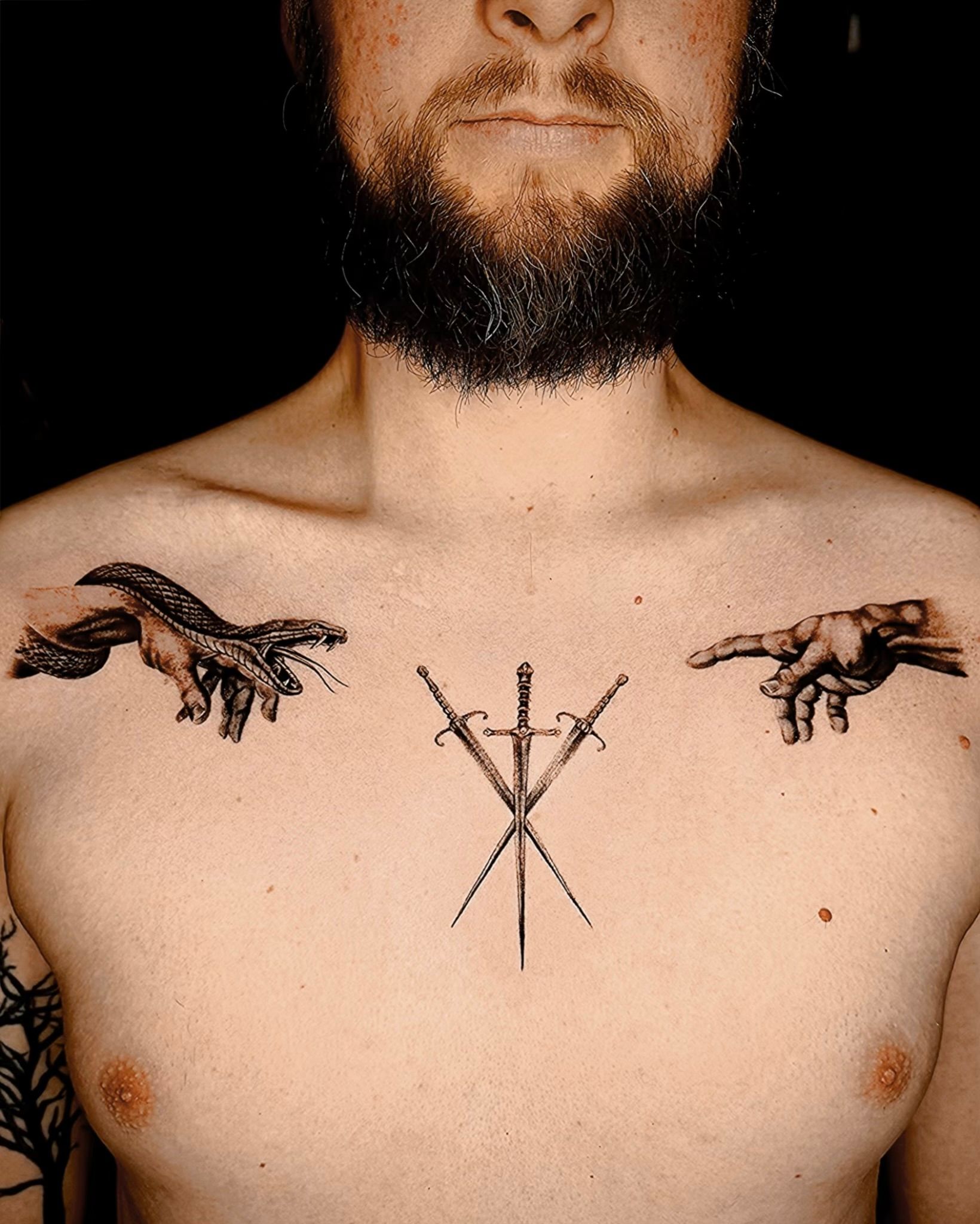 Schlangen und Schwerter im Black & Gray Style auf Brust von Won Ink in Hamburg