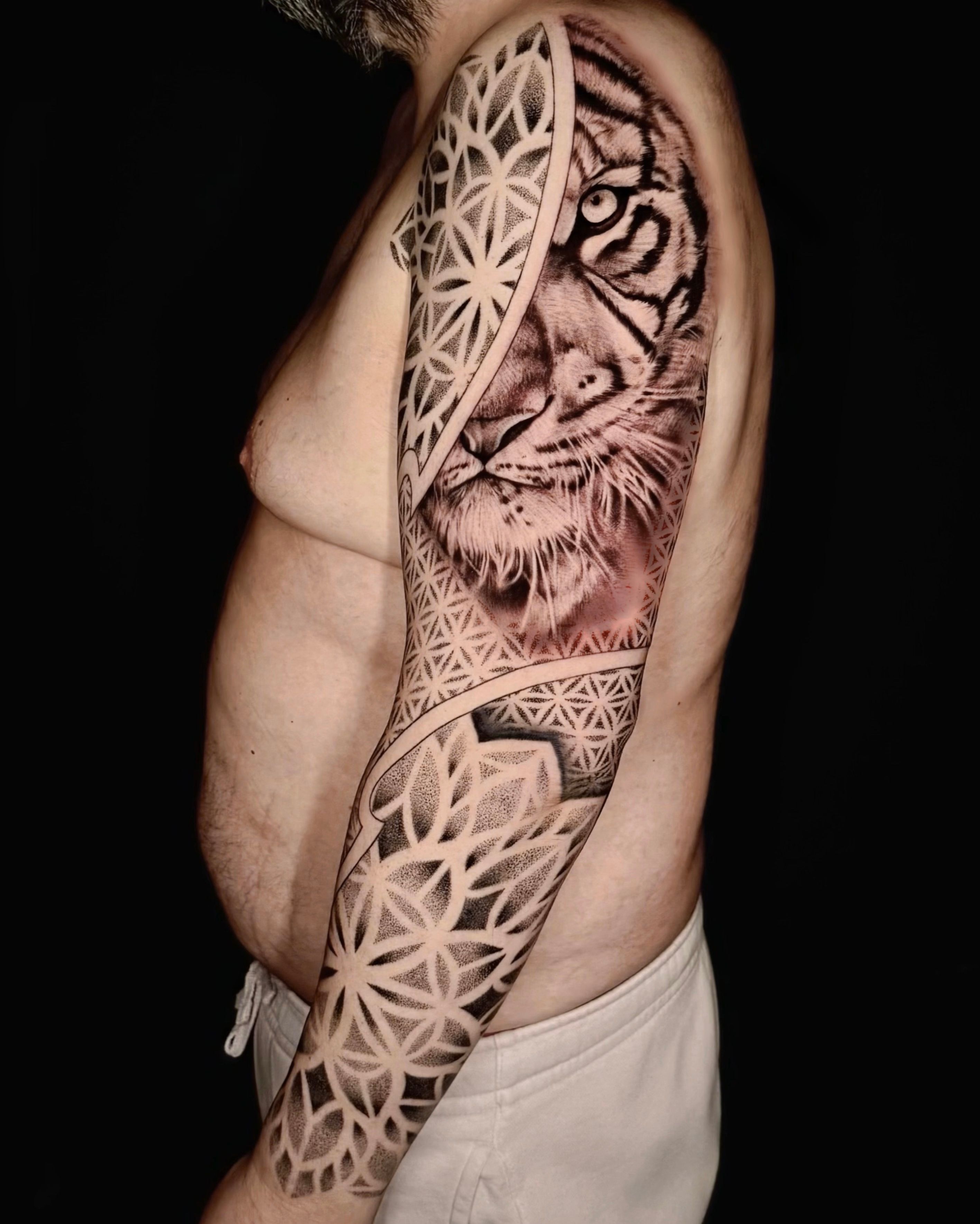 Tiger Mandala im Black & Gray Style auf Unterarm von Won Ink in Hamburg