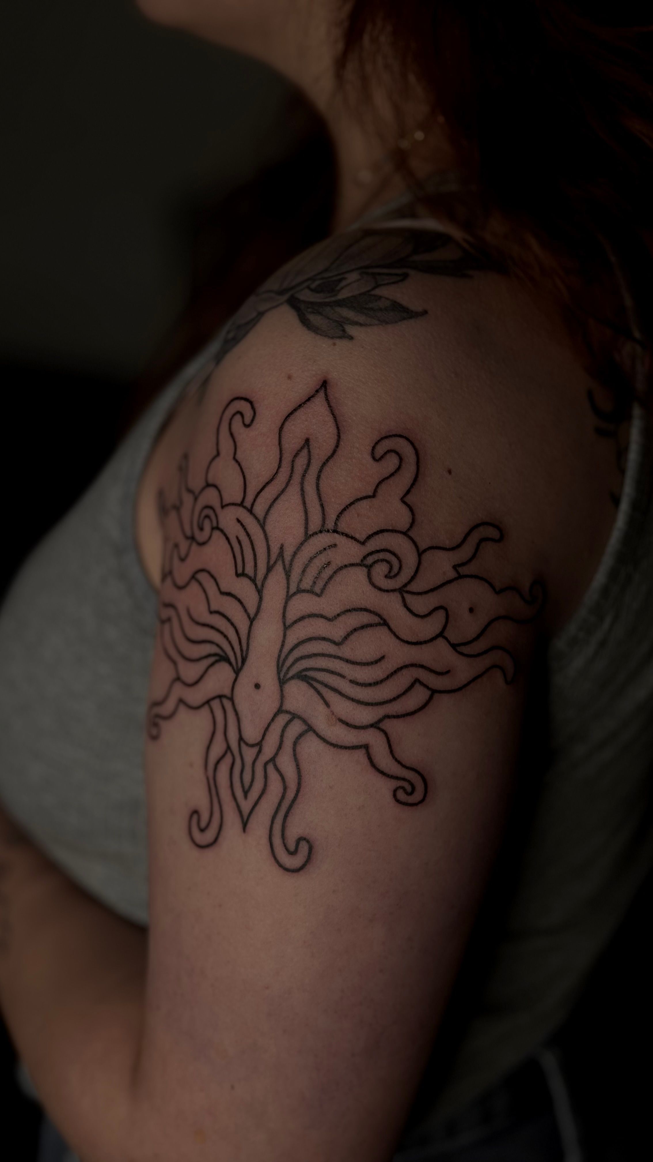 flower im Ornamental Style auf Oberarm von debo.studio in Freiburg Breisgau