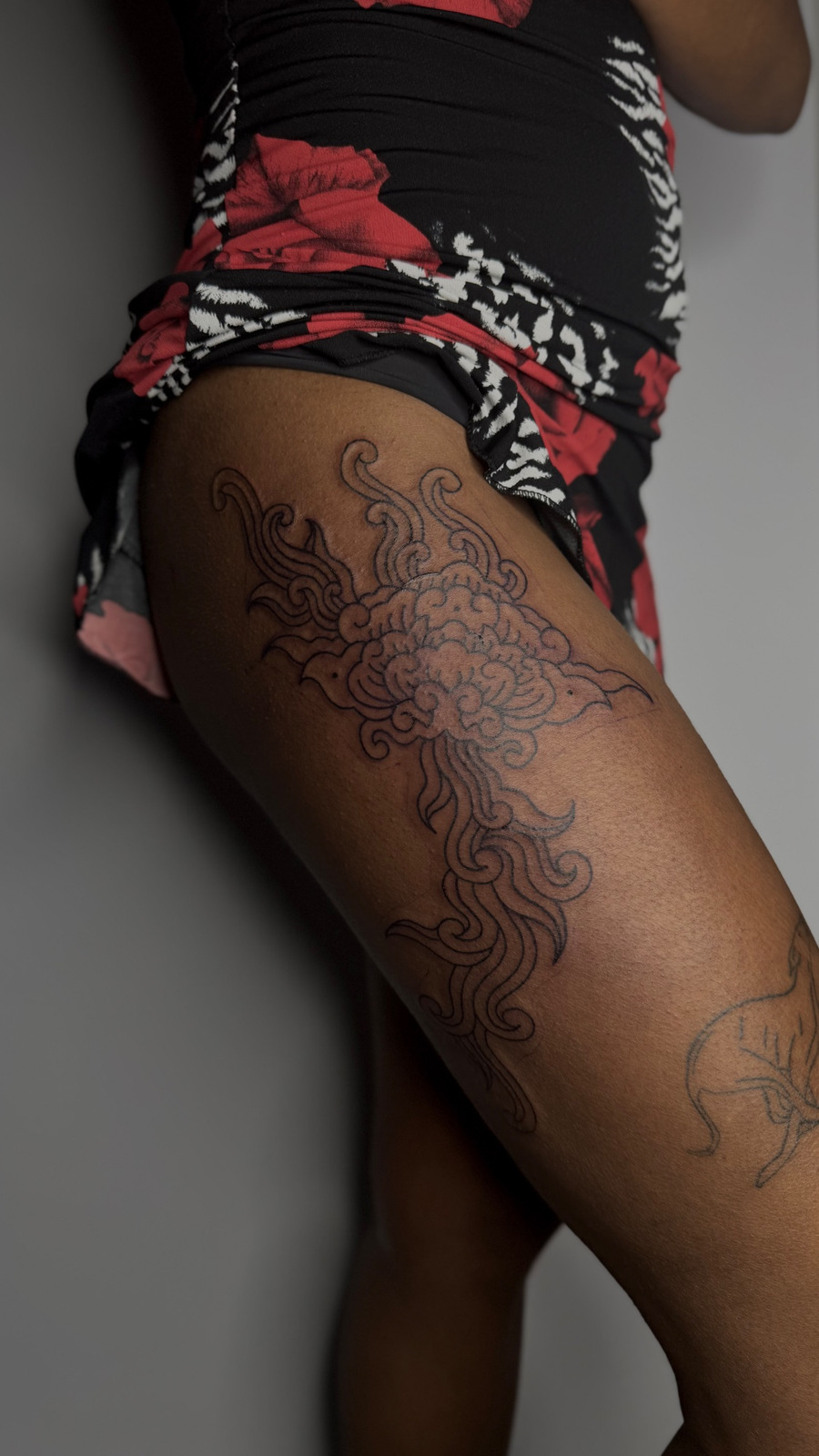 ornamental flower im Style auf Bein von debo.studio in Freiburg Breisgau