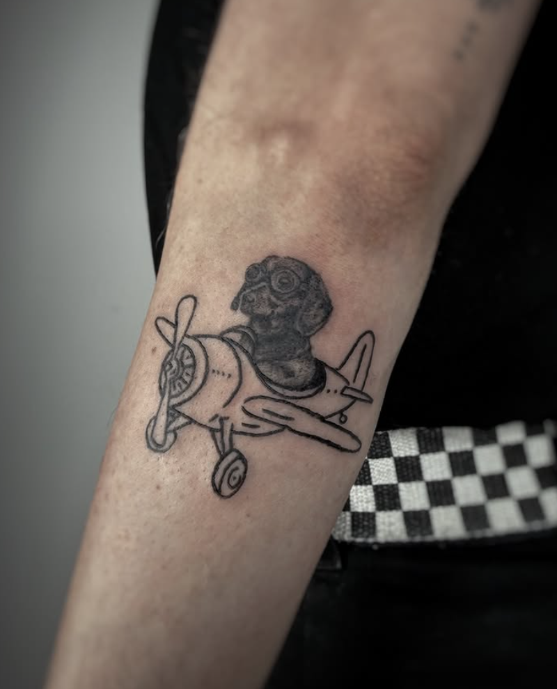 Black & Gray Fliegender Hund Tattoo by mansiehtsichmal.tattoo in Leipzig
