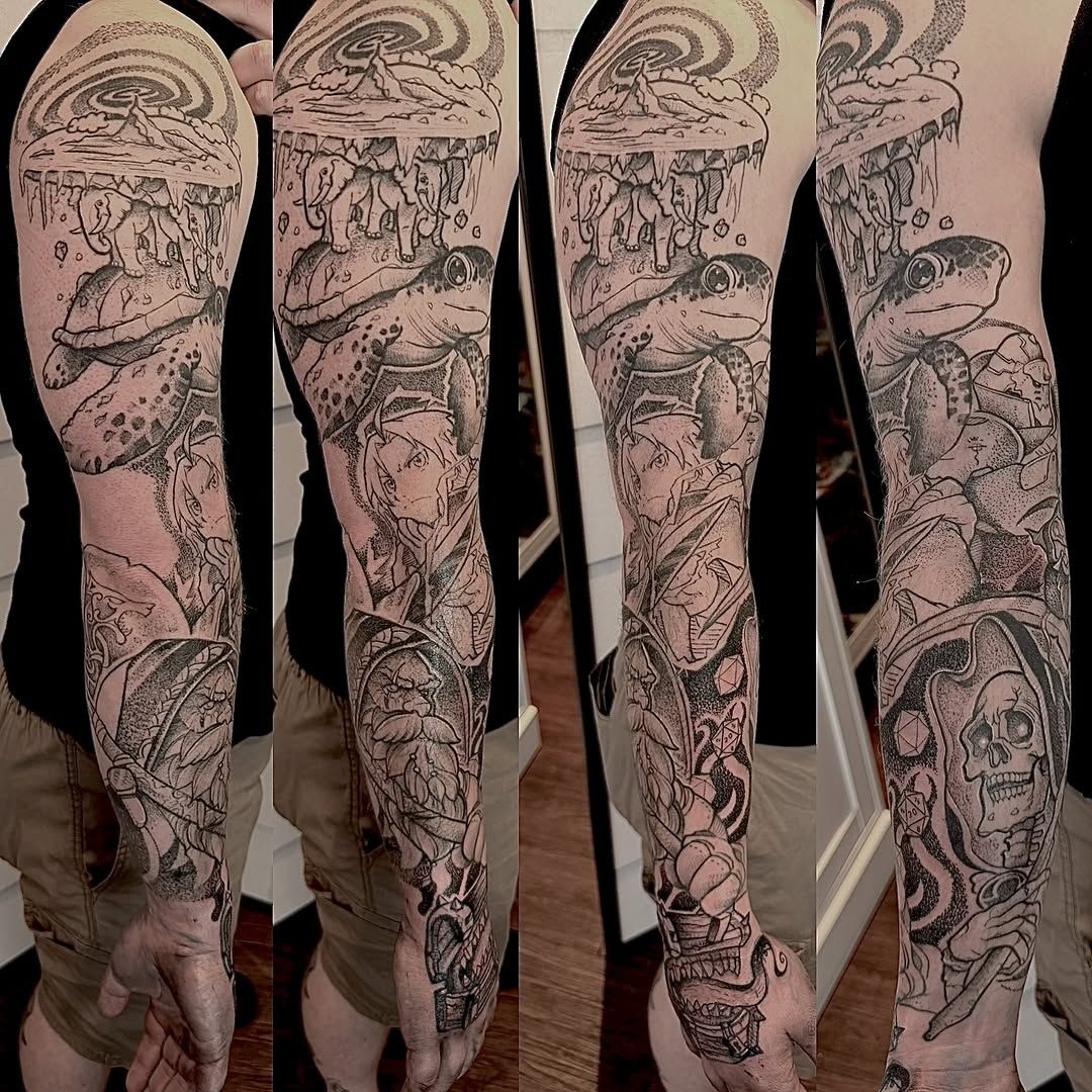 Schildkröte, Schädel, Pilz Illustrative Oberarm-Tattoo im Style auf Unterarm von roar_ink in Düsseldorf