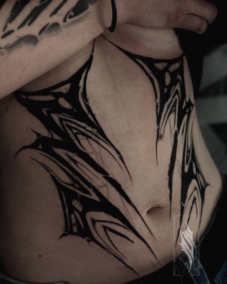 Custom Tribals Bauch in Abstract style on Stomach by Solution Ink Wildau