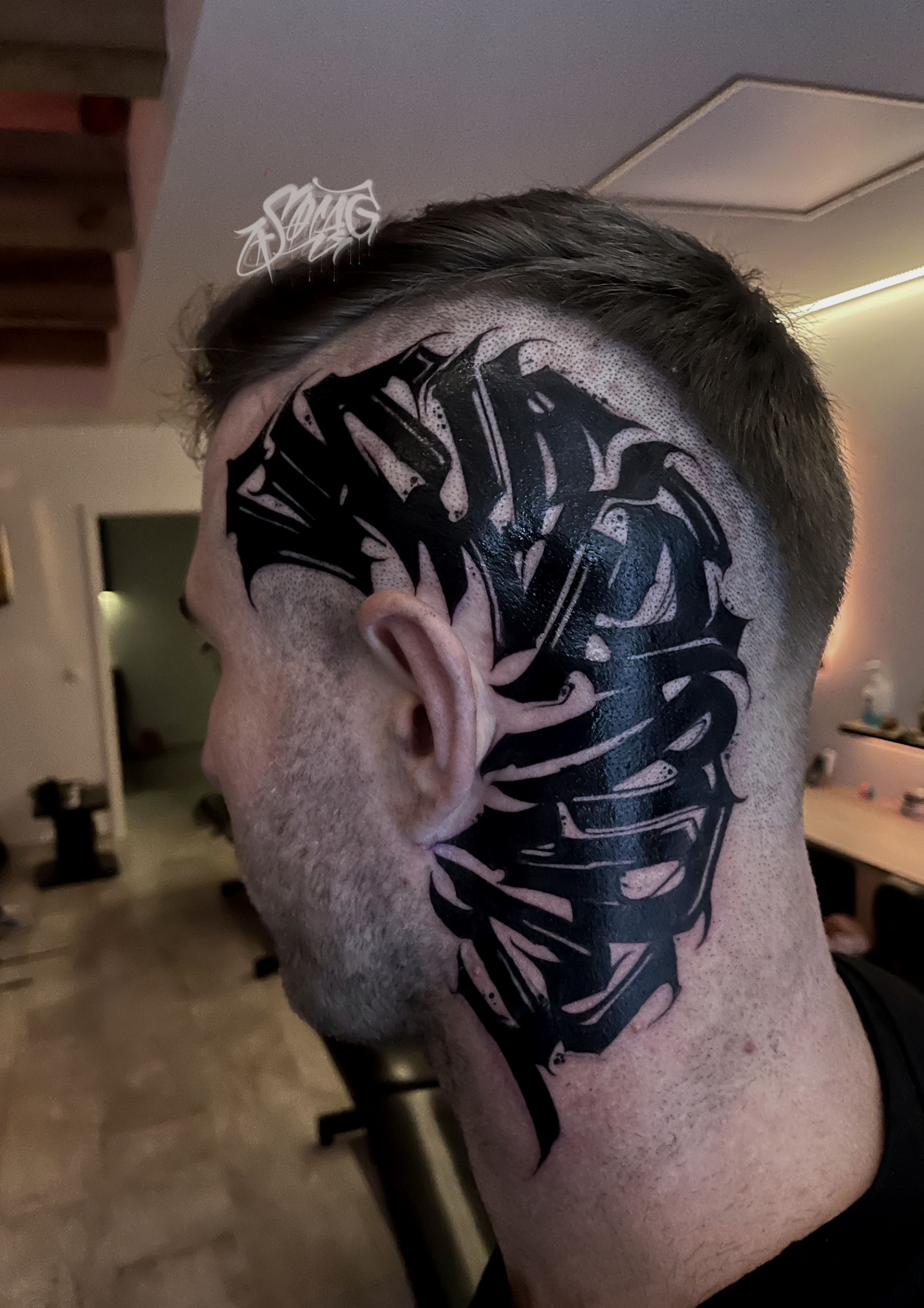 Tribal Kopf in Abstract style on Head / Face by Solution Ink Wildau