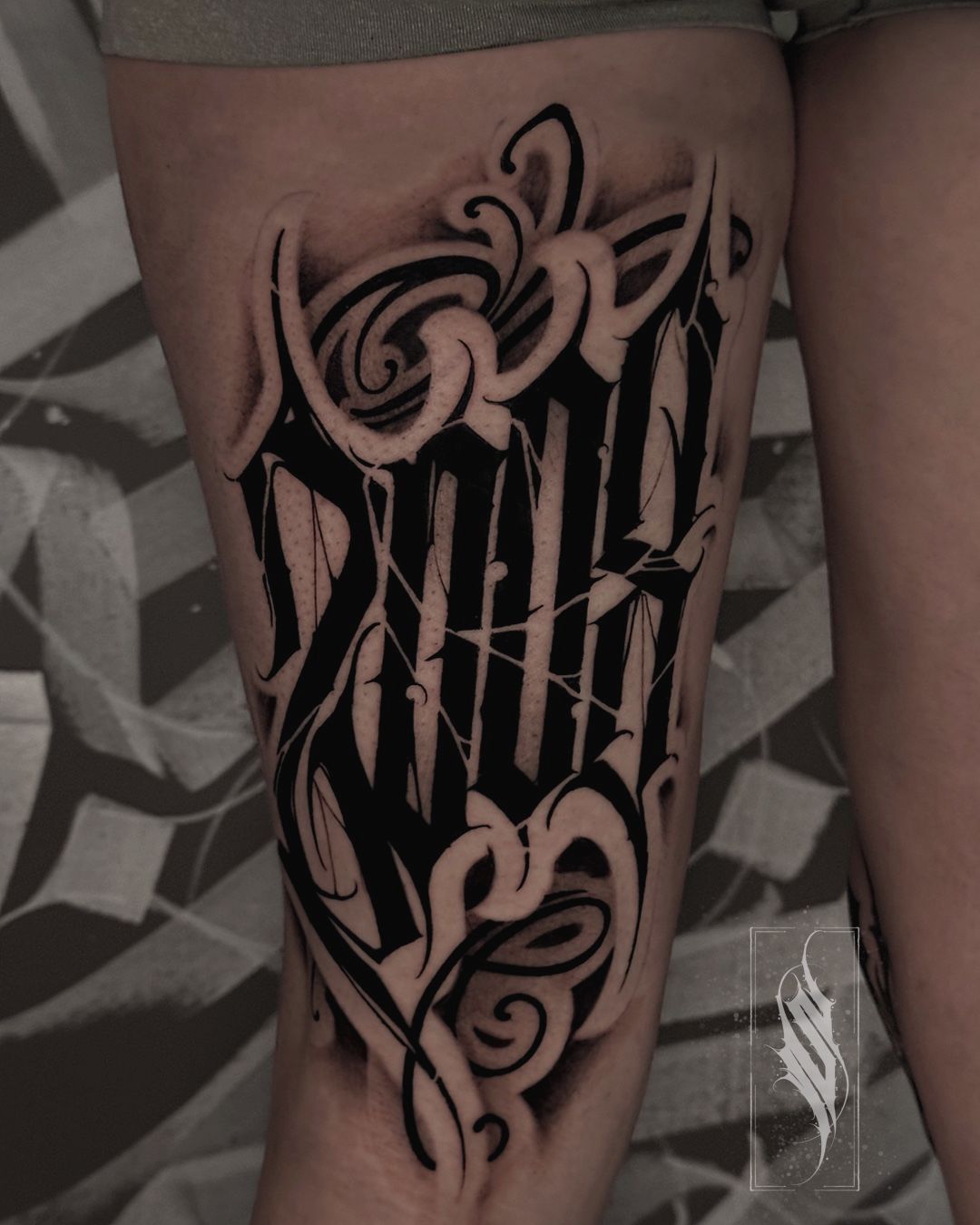 Zahlen Oberschenkel im Abstract Style auf von Solution Ink in Wildau
