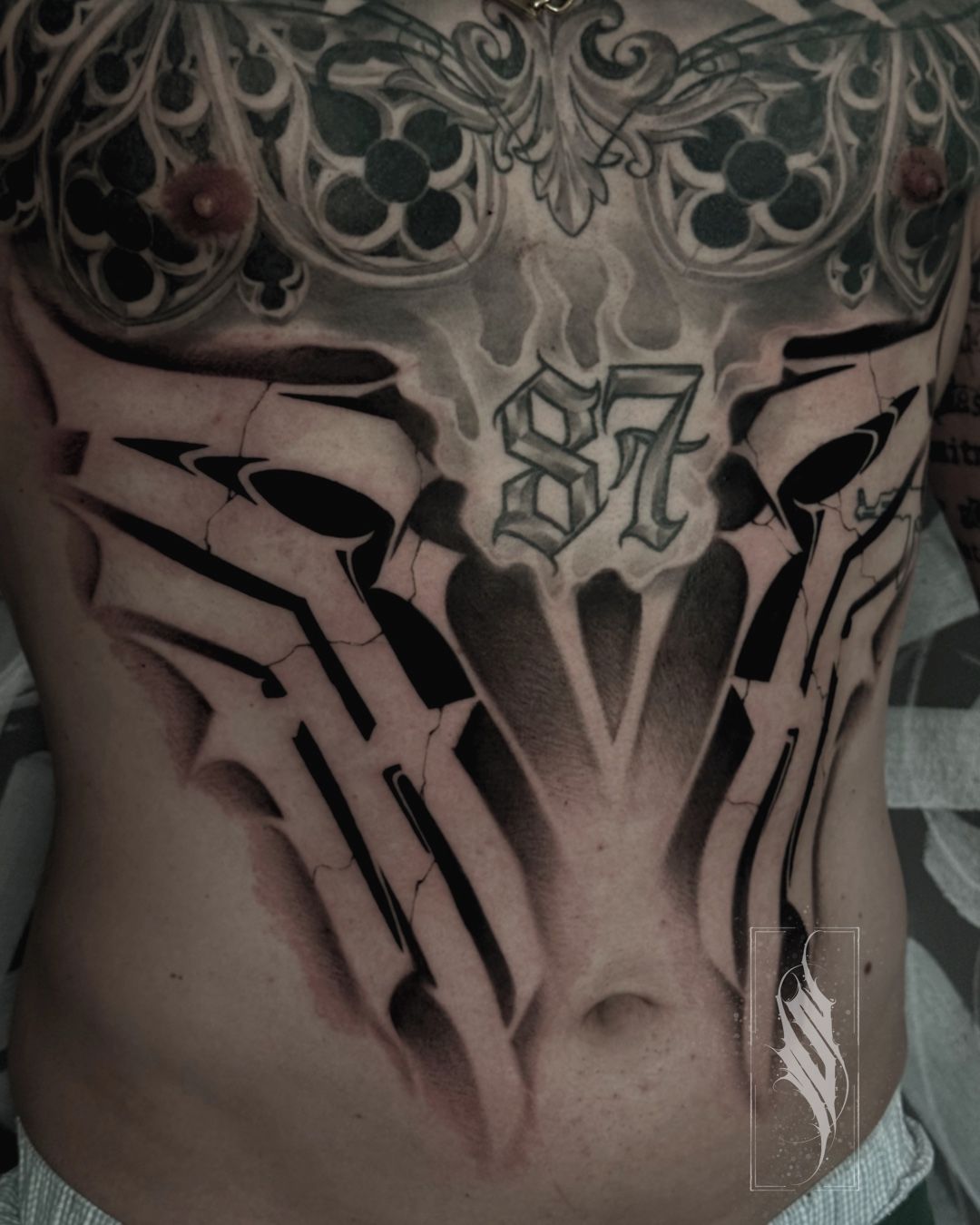 Tribal Bauch in style on Stomach by Solution Ink Wildau