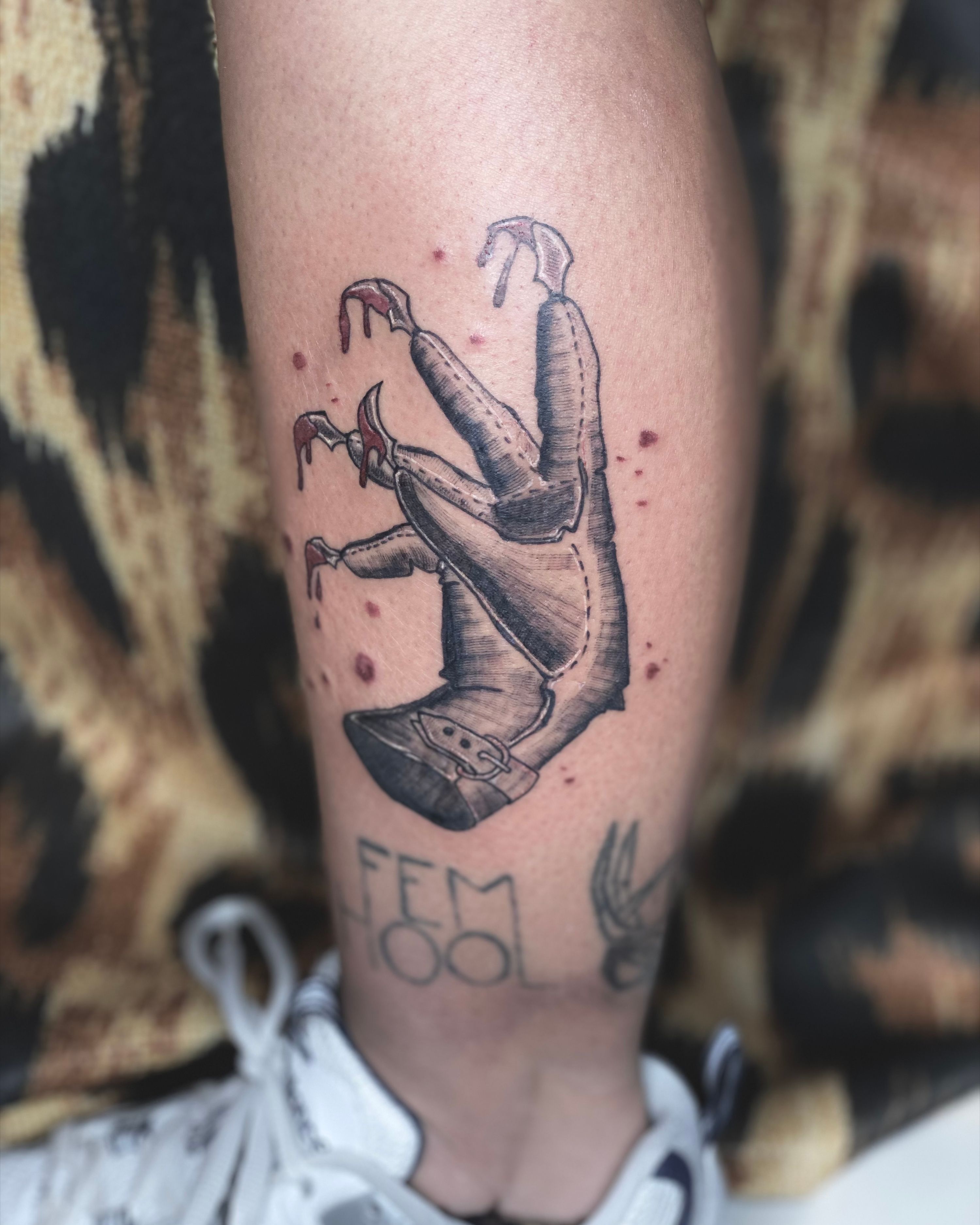 hand / handschuh mit klingenfingern im Illustrative Style auf Wade von ayranharam in Berlin