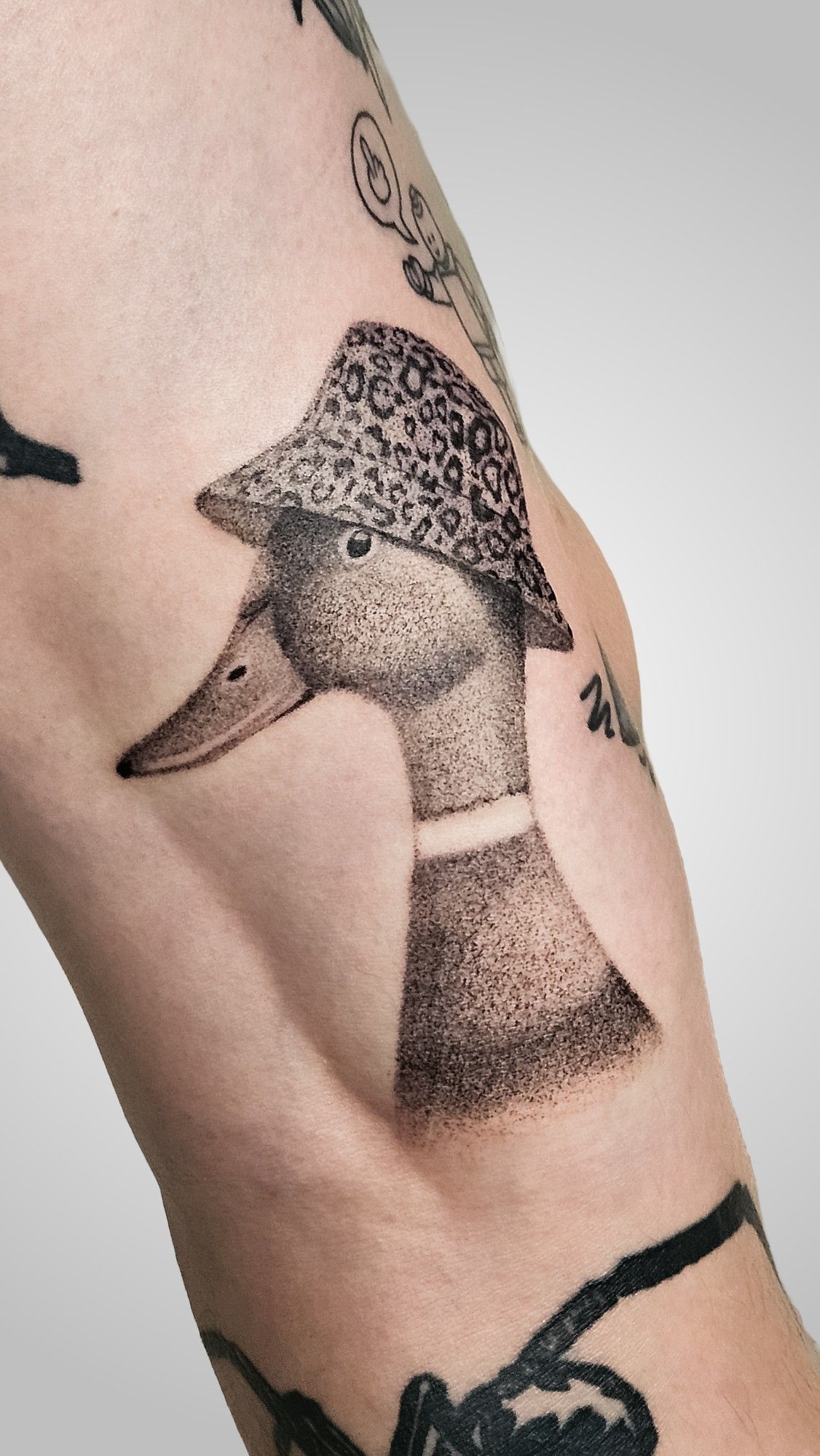 Ente in Fineline style on Leg by Sunny 79 Freiburg im Breisgau