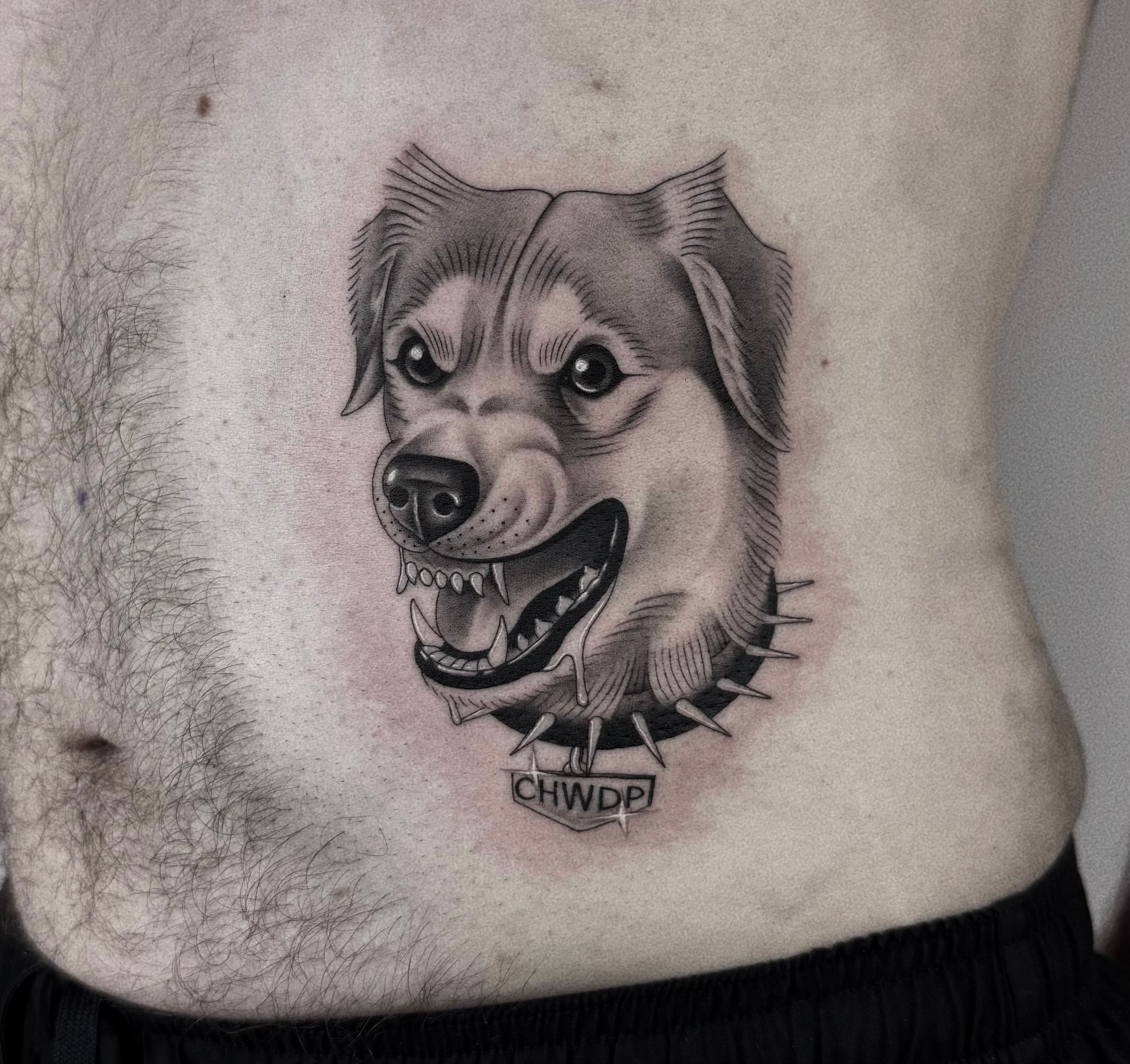 Custom dog portrait, styled by real photo im Black & Gray Style auf Bauch von Haskin in Leipzig