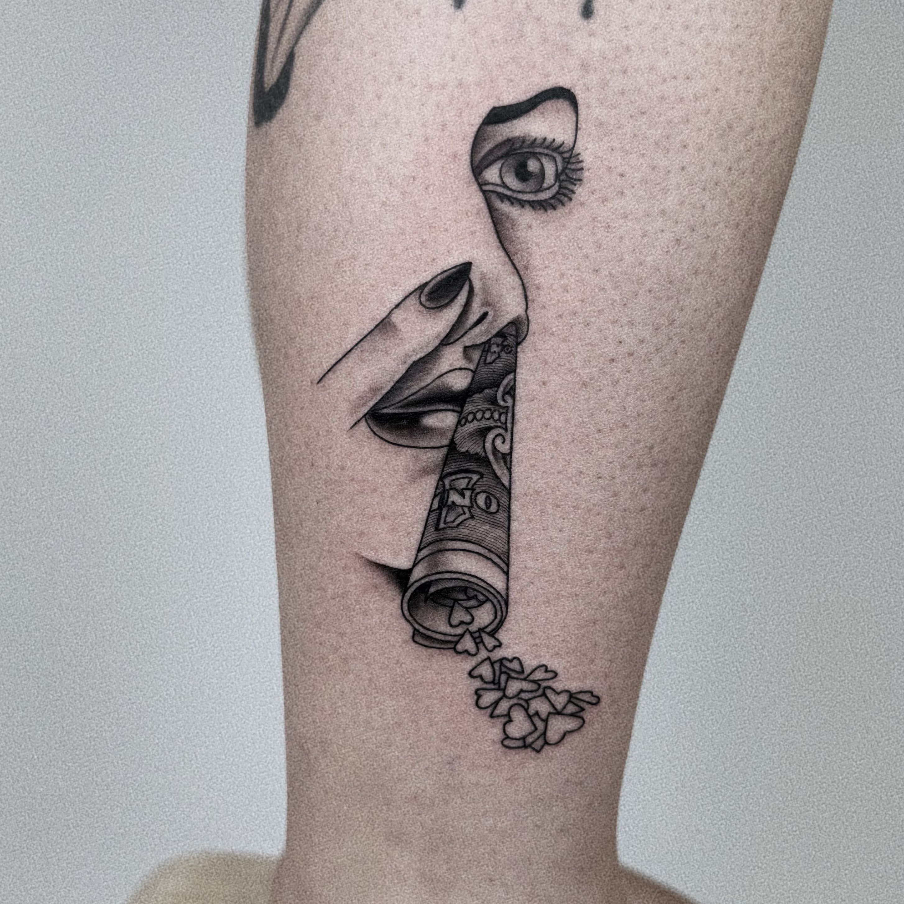 Likes im Black & Gray Style auf Bein von Haskin in Leipzig