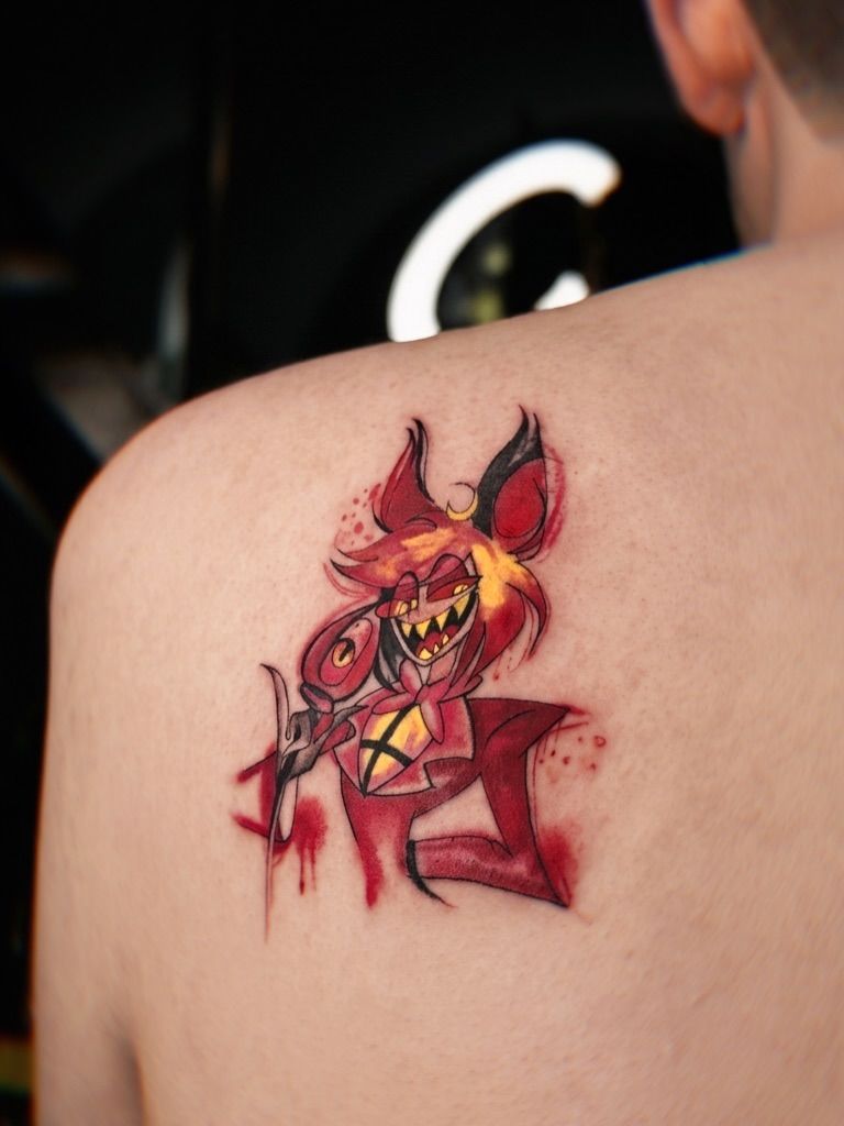 Comicfigur New School Schulterblatt-Tattoo im Comic Style auf Schulterblatt von kaleriiaa tattoo in Lübeck