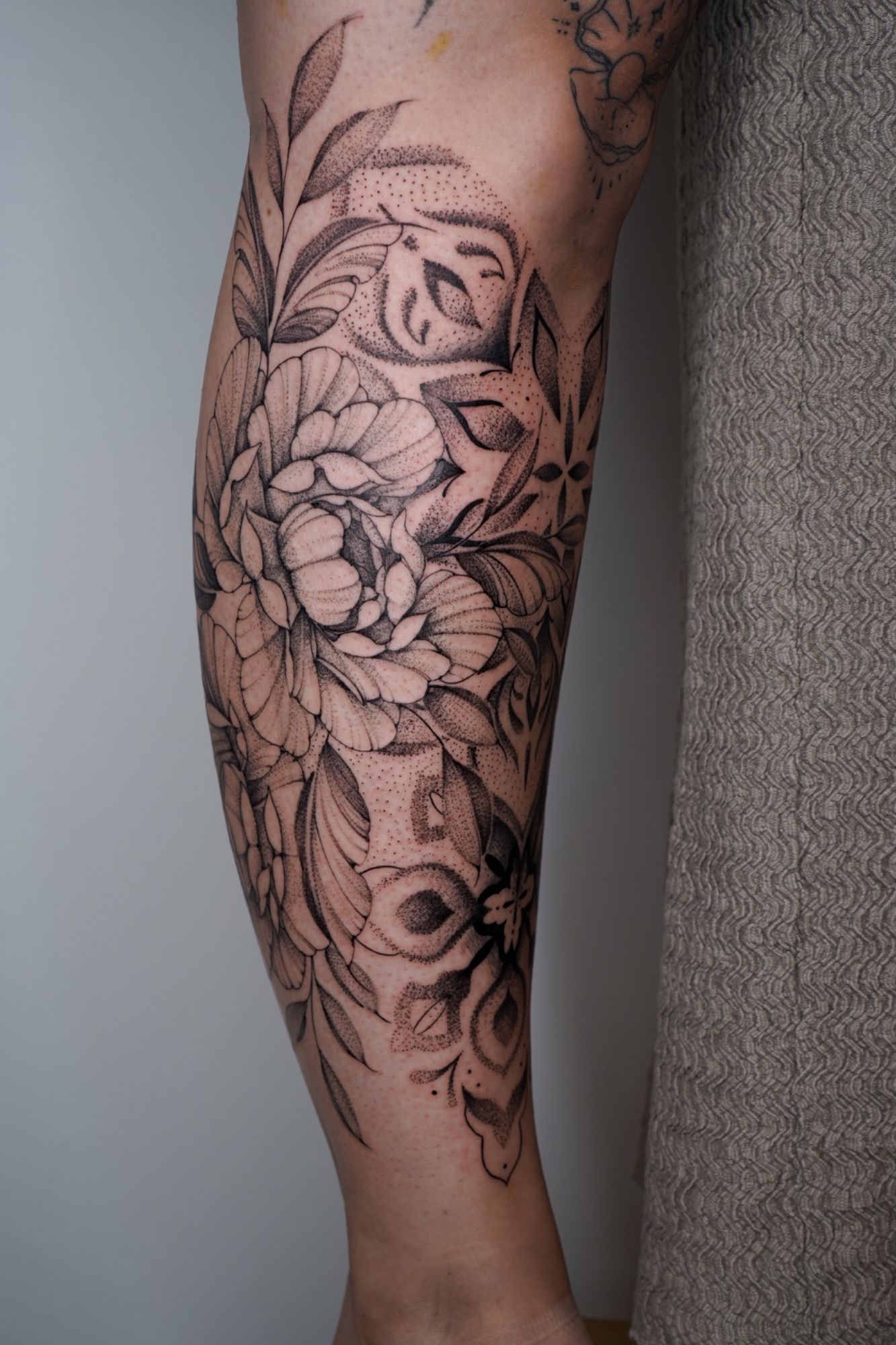 Flower / Dotwork in Botanical, Floral style on Shin by Ziska Ink Tattoo Studio 27339