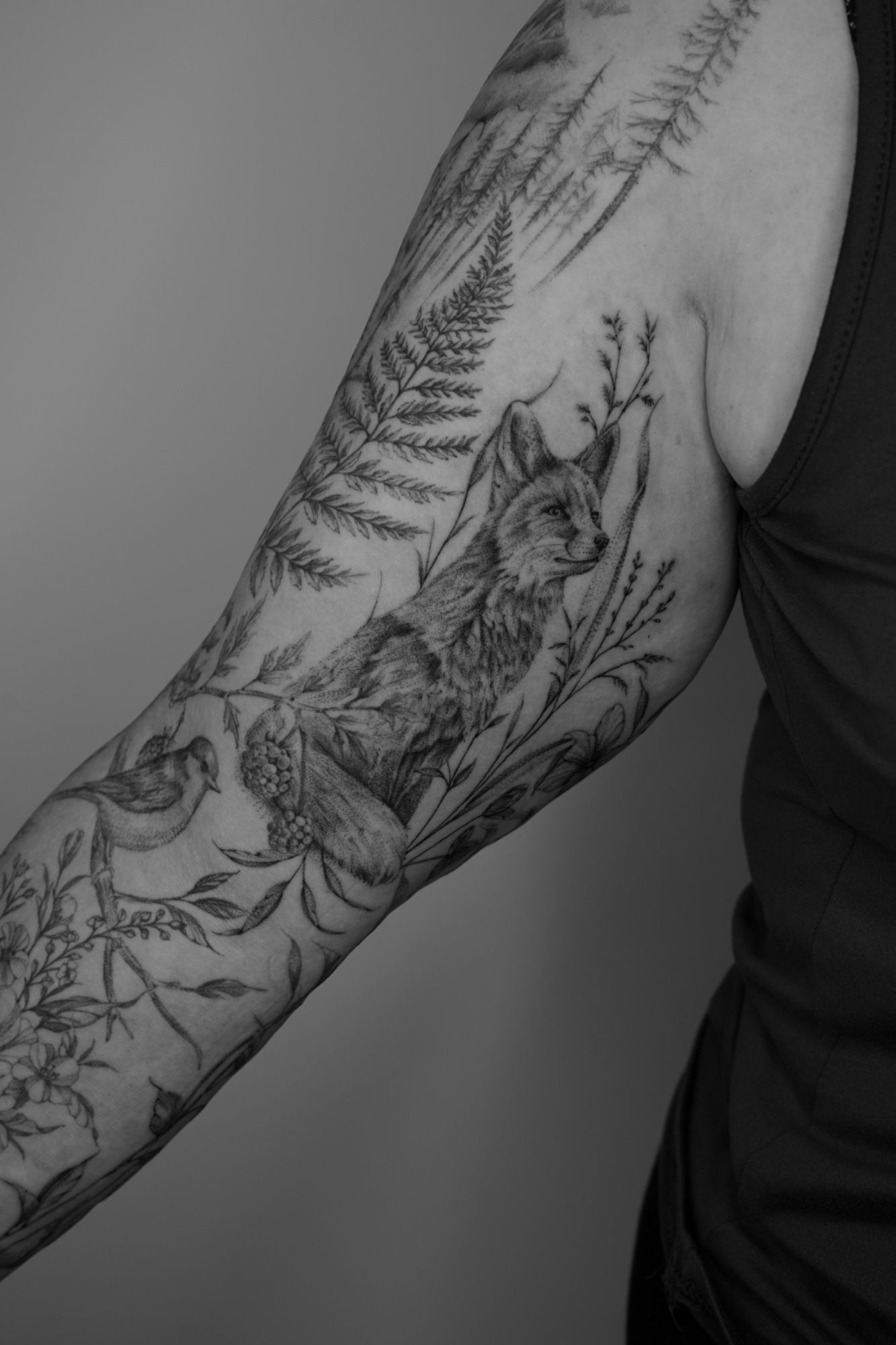 Fuchs / Vogel Wildblumen in Botanical, Floral style on Upper Arm by Ziska Ink Tattoo Studio 27339