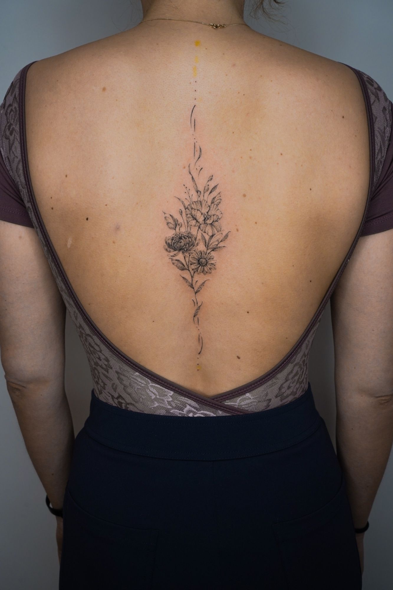 Geburtsblumen Rücken im Botanical, Floral Style auf von Ziska Ink Tattoo Studio in 27339