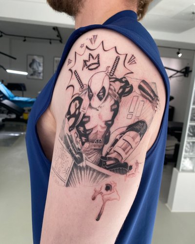 Deadpool im Comic Style auf Oberarm von Teo in Lübeck