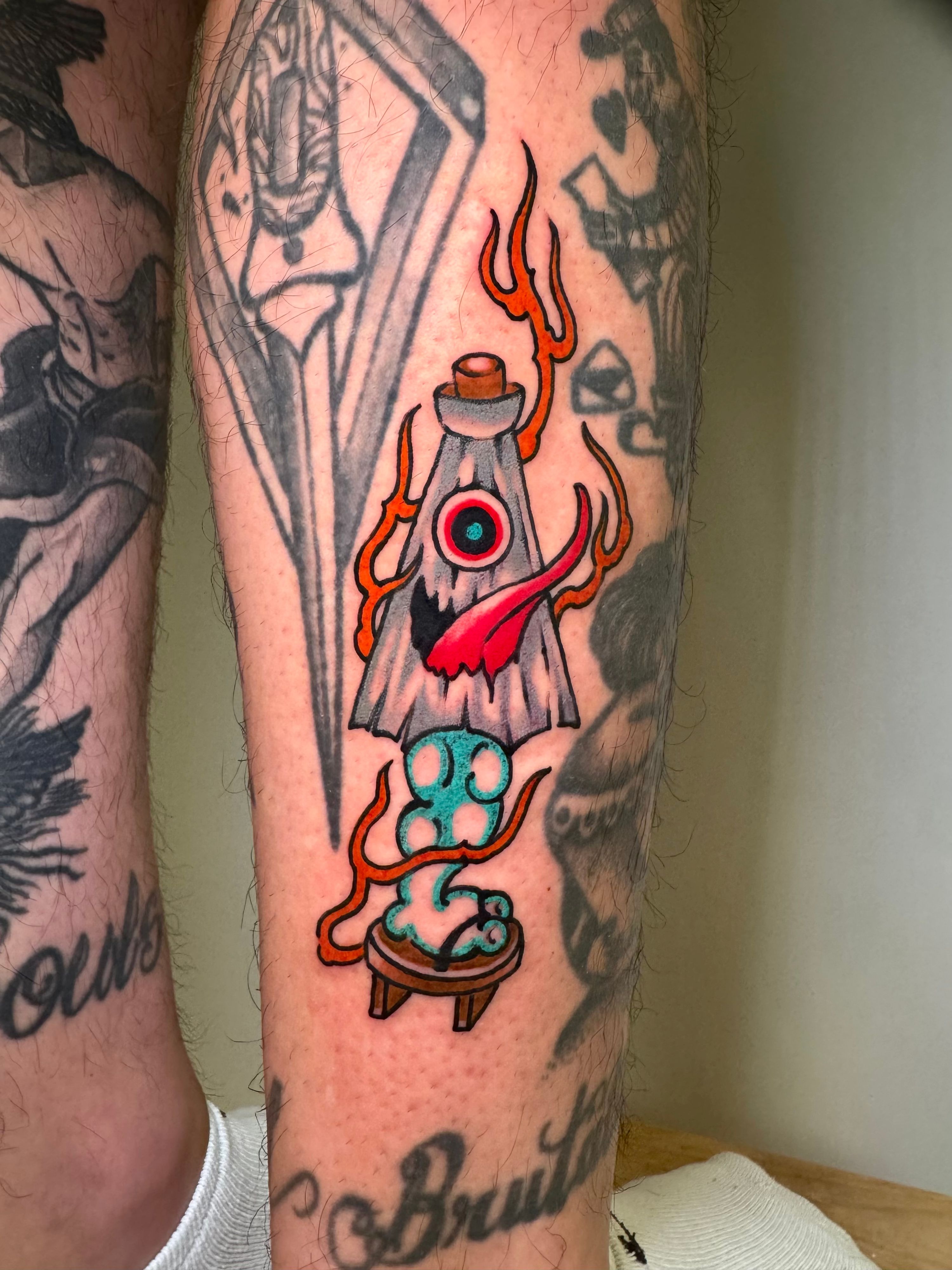 Kasa-obake Japanese Yokai im Style auf Bein von TremUno in Leipzig