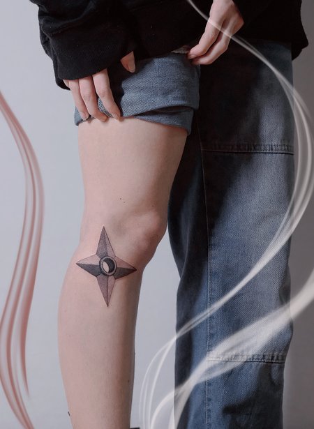 shuriken in Anime style on Leg by Atelier tat Leipzig