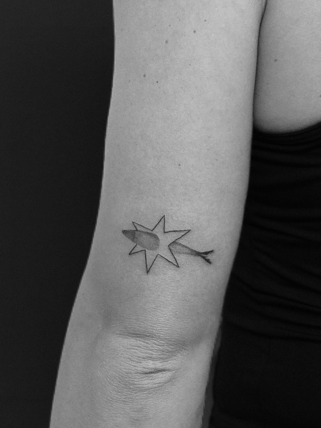 fisch mit stern in Illustrative style on Upper Arm by studio knut’s Weimar
