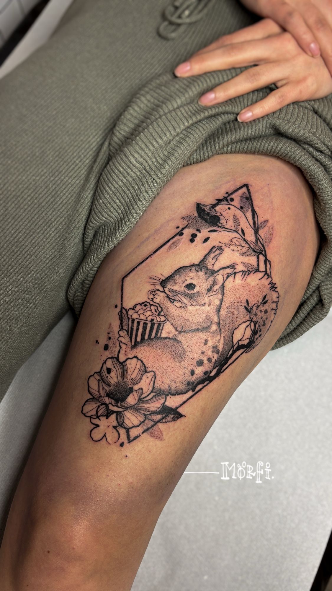 Eichhörnchen Tattoo in Blackwork style on Thigh by Mörfi 70372