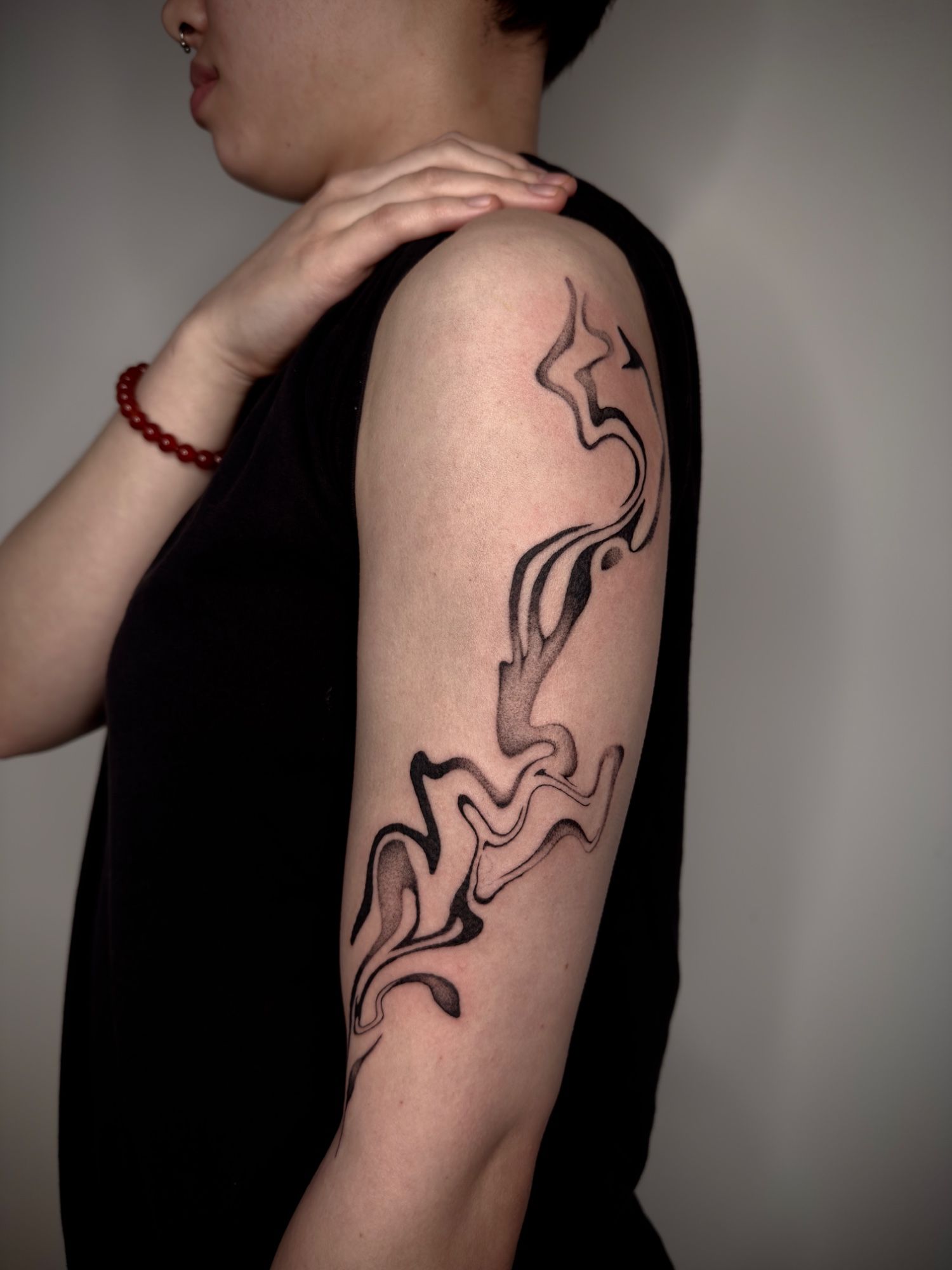 Abstract Flow Oberarm in style on Upper Arm by Stormy Lines Freiburg im Breisgau